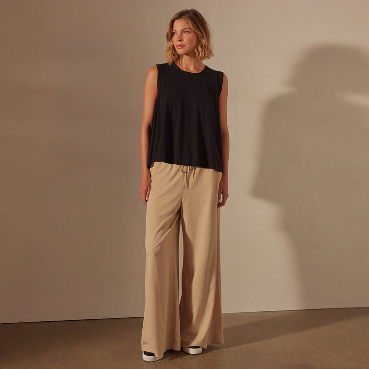 Fine Gauge A Line tank in Black | James Perse Los Angeles