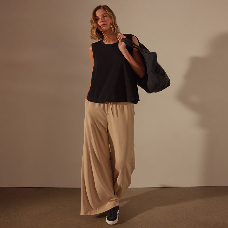 Fine Gauge A Line tank in Black | James Perse Los Angeles