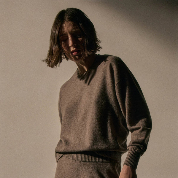 Spun Cashmere Crew Neck in Warm Brown | James Perse Los Angeles