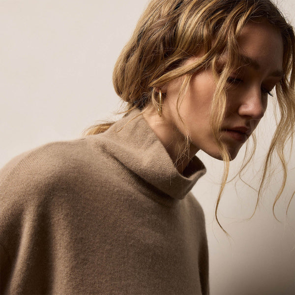 Spun Cashmere Funnel Neck in Coffee | James Perse Los Angeles