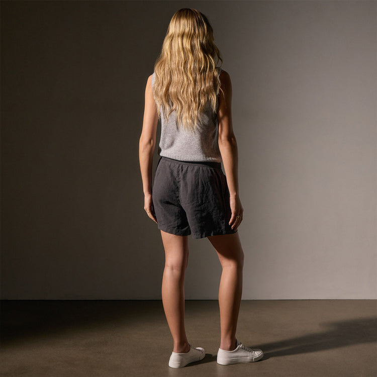 Linen Pleated Short in Magma Pigment | James Perse Los Angeles