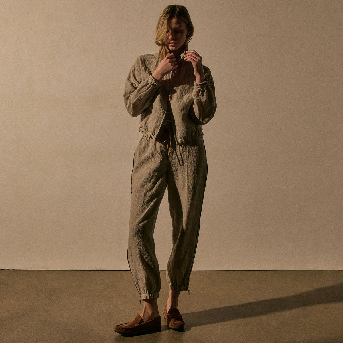 Linen Pant W Suede Piping in Natural/Tabacco | James Perse Los Angeles
