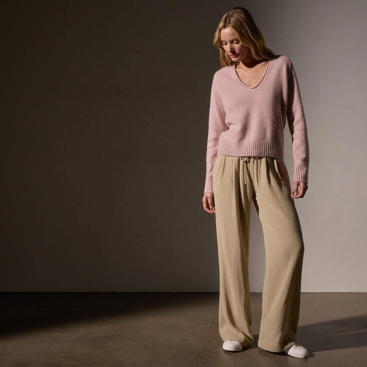 Cashmere Soft V Sweater in Degas | James Perse Los Angeles