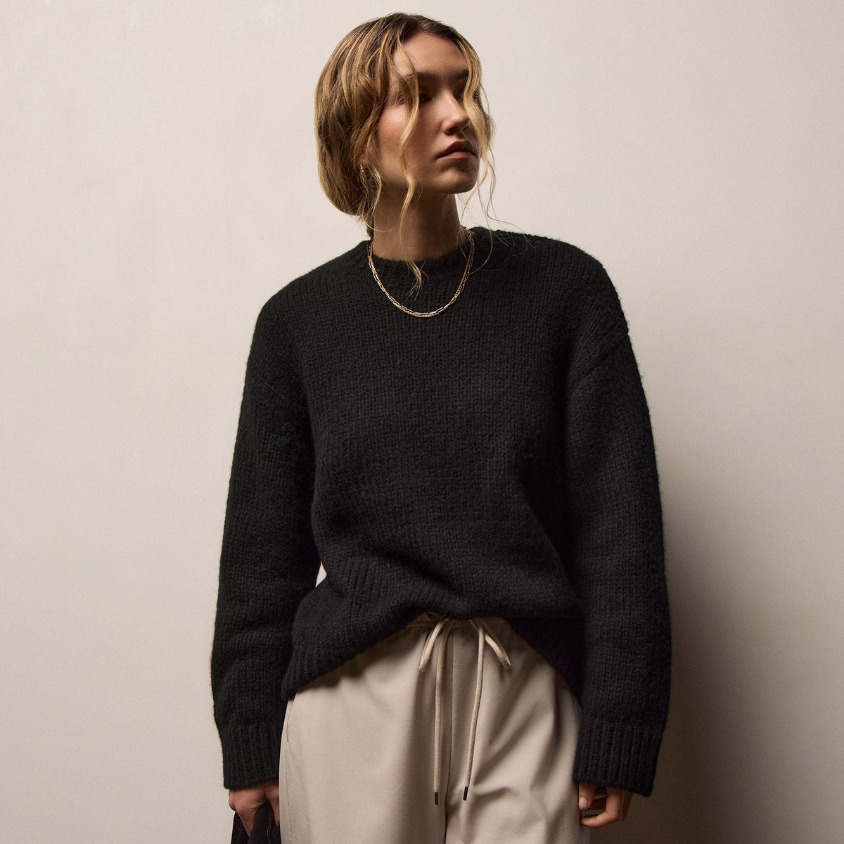 Lightweight Open Stitch Cashmere Crew in Black | James Perse Los Angeles