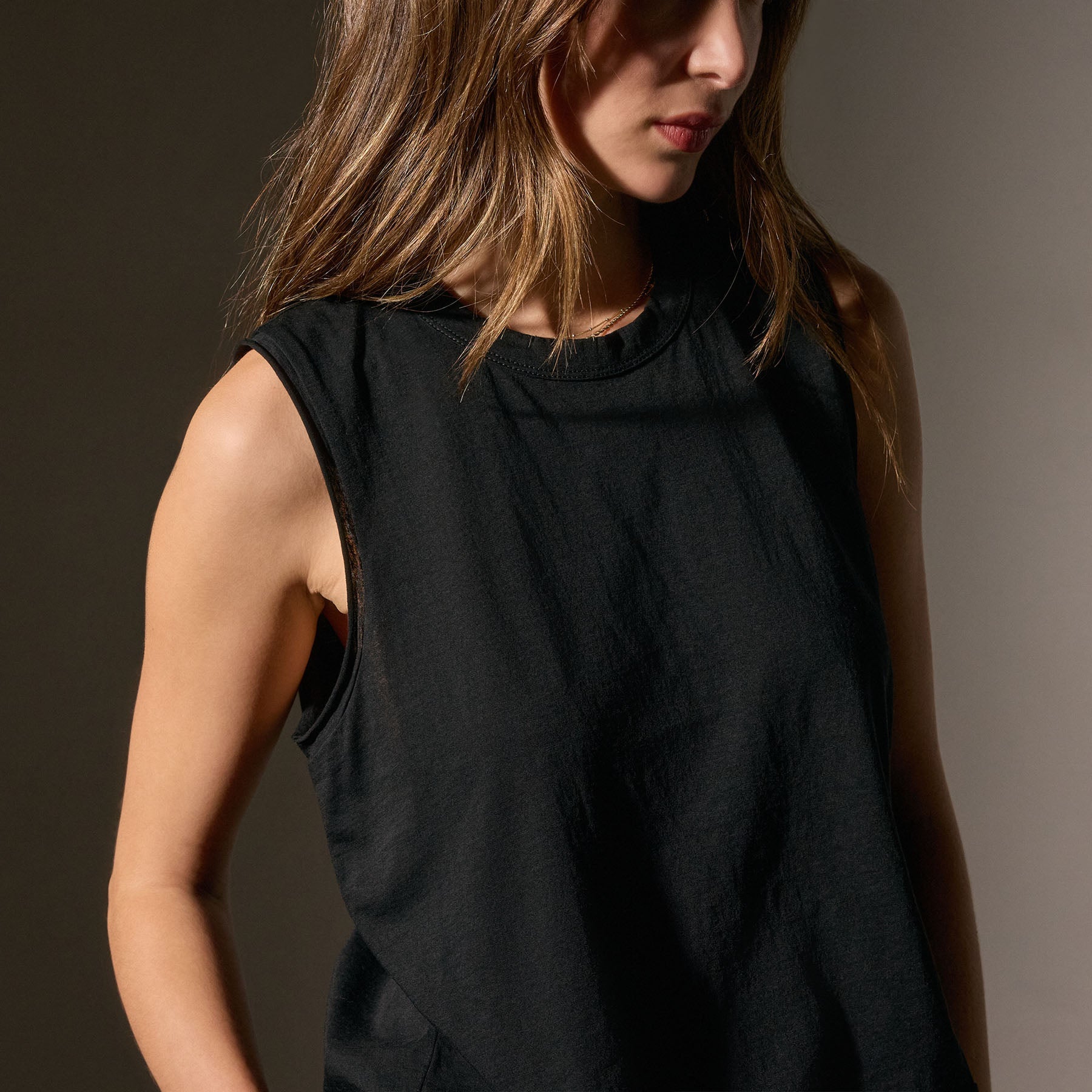Cotton Linen Silk Shell Top in Black | James Perse Los Angeles