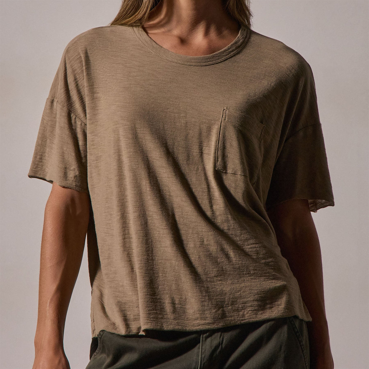 Short Sleeve Pocket Tee in Trooper | James Perse Los Angeles