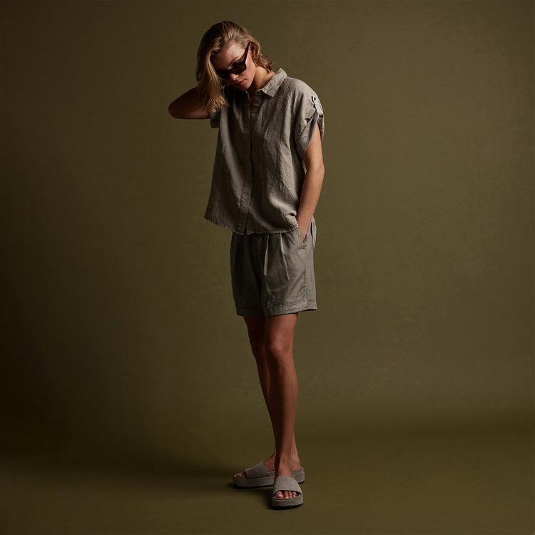 Cortez Linen Shirt in Mineral Pigment | James Perse Los Angeles