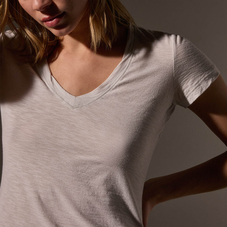 Sheer Slub Casual V Neck in Light Mist | James Perse Los Angeles