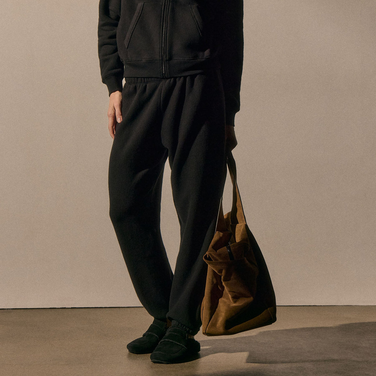 Vintage Cozy Sweatpant in Black | James Perse Los Angeles