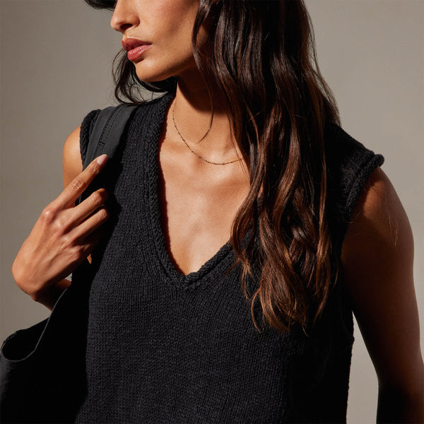 Cotton Linen V Neck Vest in Black | James Perse Los Angeles