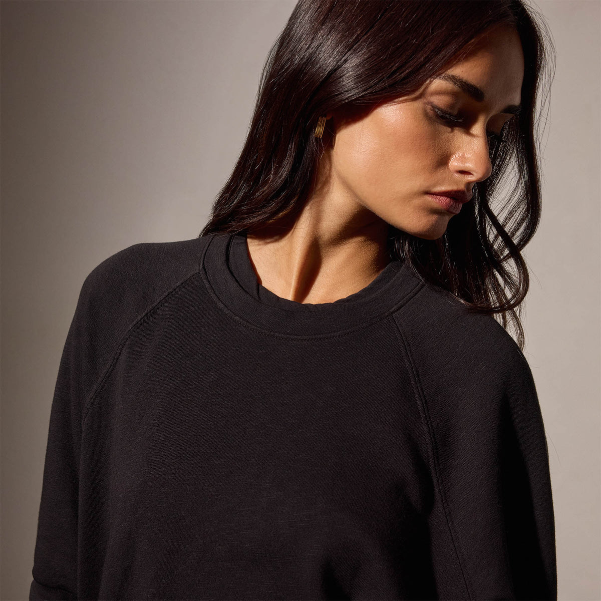 Vintage French Terry Relaxed Sweatshirt in Black | James Perse Los Angeles