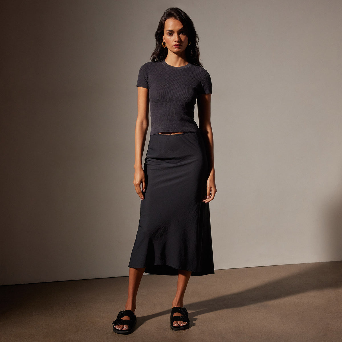 Stretch Linen Ribbed Tee in Magma | James Perse Los Angeles