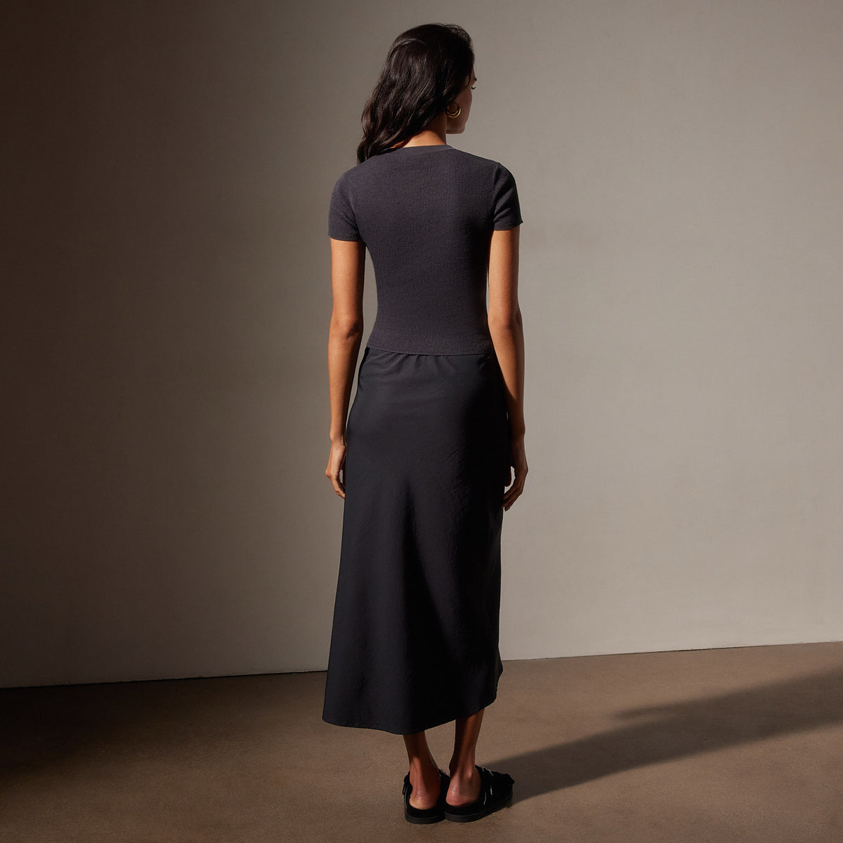 Stretch Linen Ribbed Tee in Magma | James Perse Los Angeles