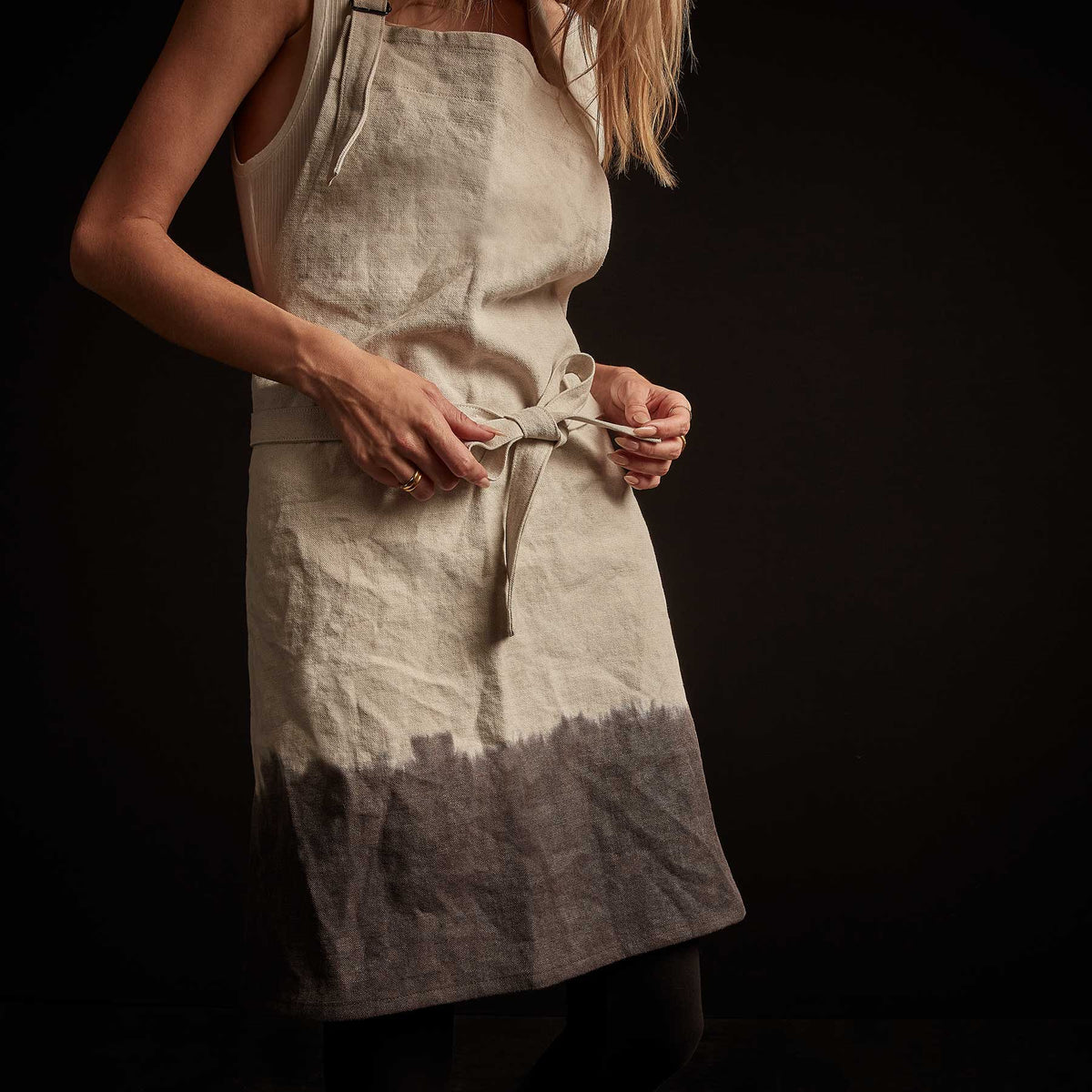 Dip Dye Full Chefs Apron in Natural/Mid Grey | James Perse Los Angeles