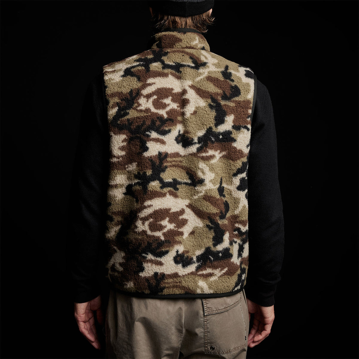 Camo Sherpa Sport Vest in Moss Camo | James Perse Los Angeles 