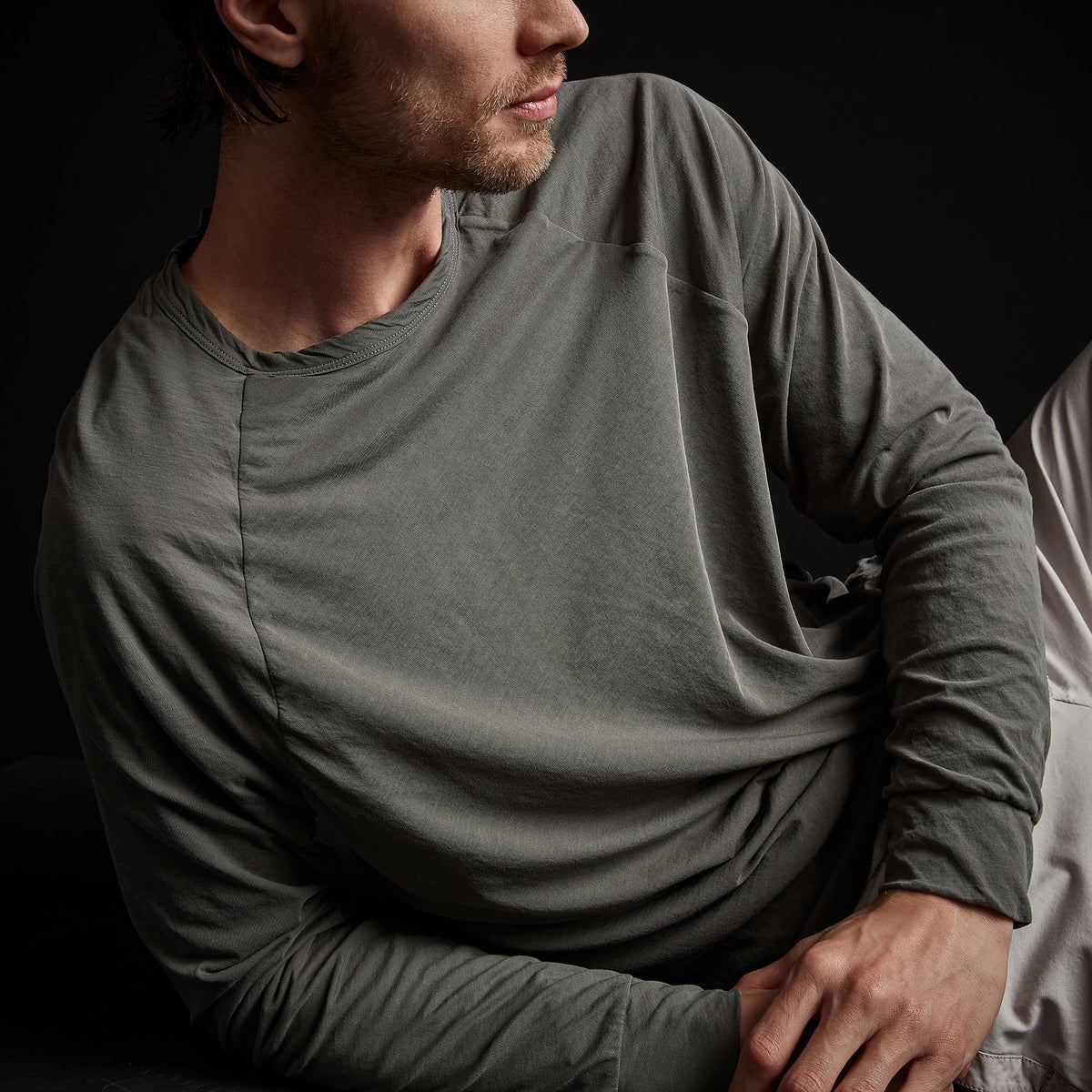 Long Sleeve Raglan in Jungle | James Perse Los Angeles