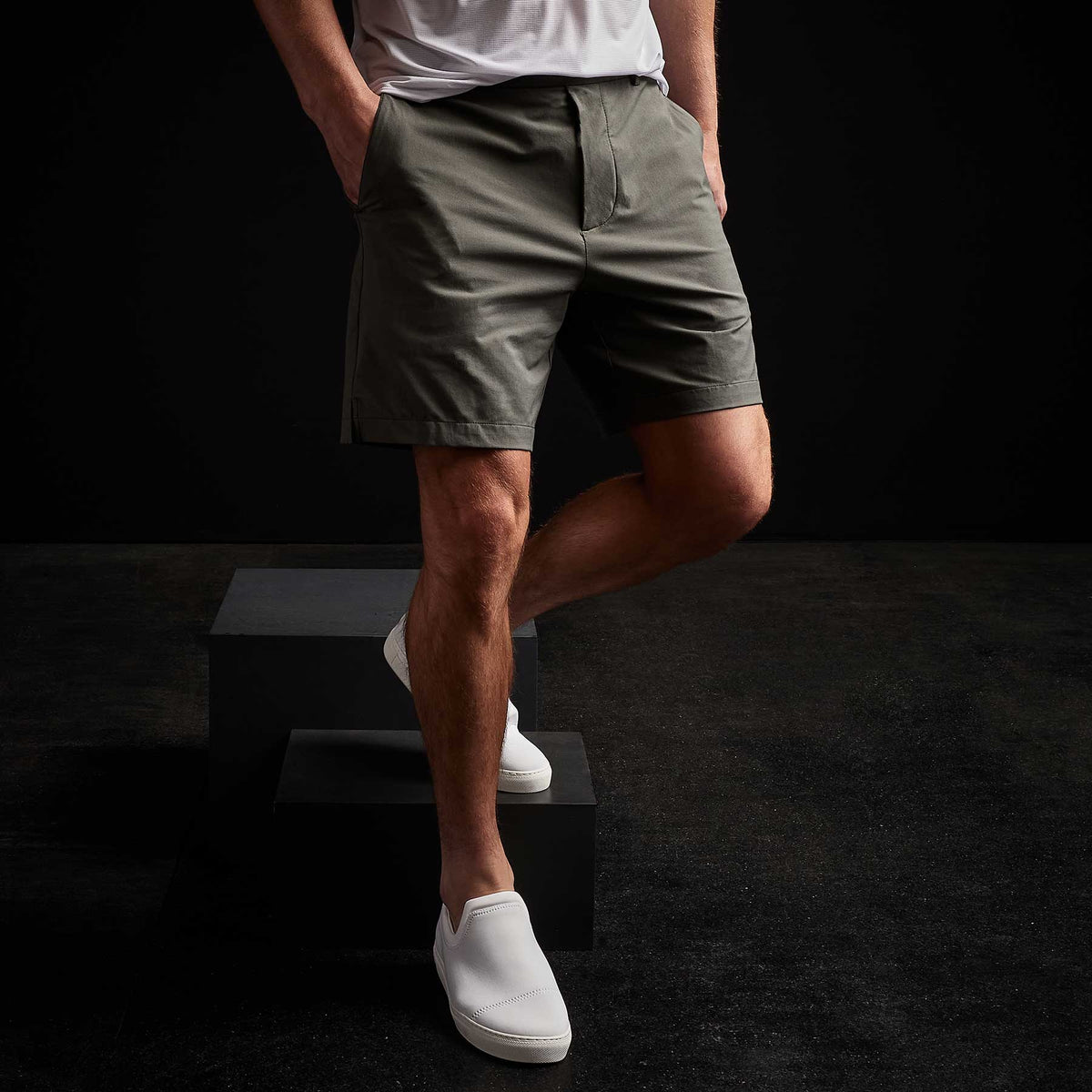 Performance Golf Short in Tent | James Perse Los Angeles 