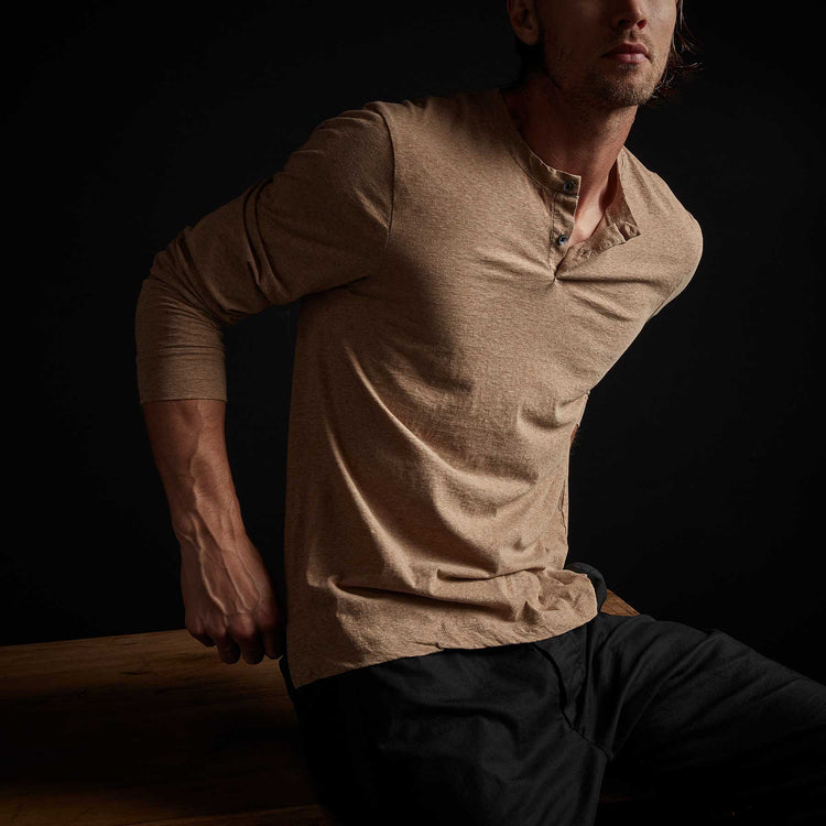 High Twist Recycled Jersey Henley in Heather Camel | James Perse Los Angeles
