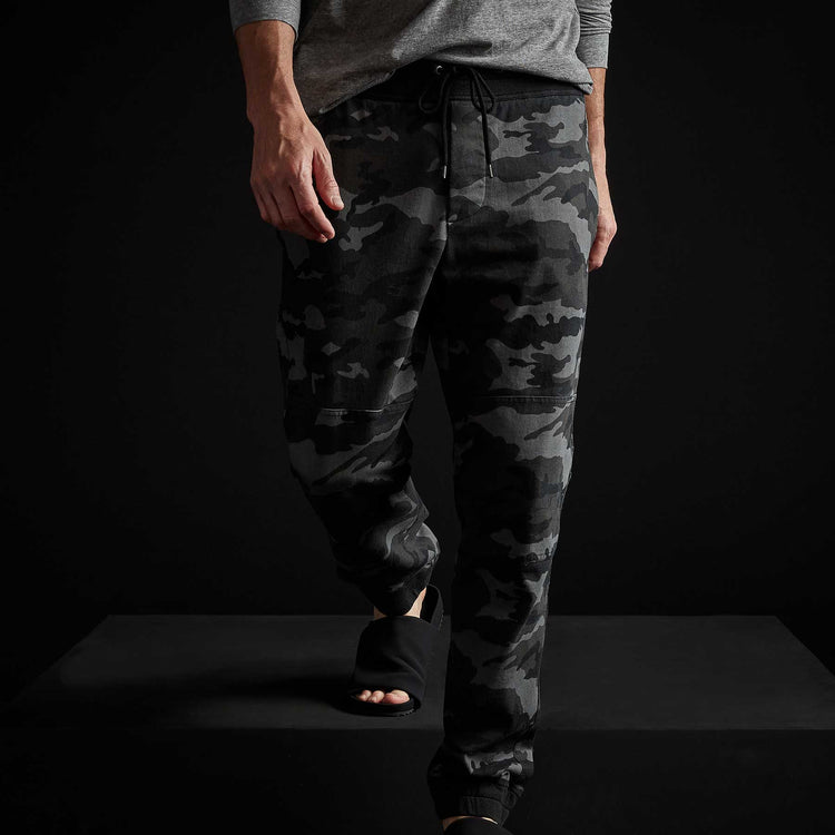 Contrast Camo Jogger in Night Camo | James Perse Los Angeles