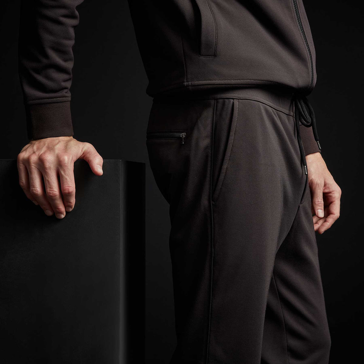 Piped Track Pant - Chocolate | James Perse Los Angeles