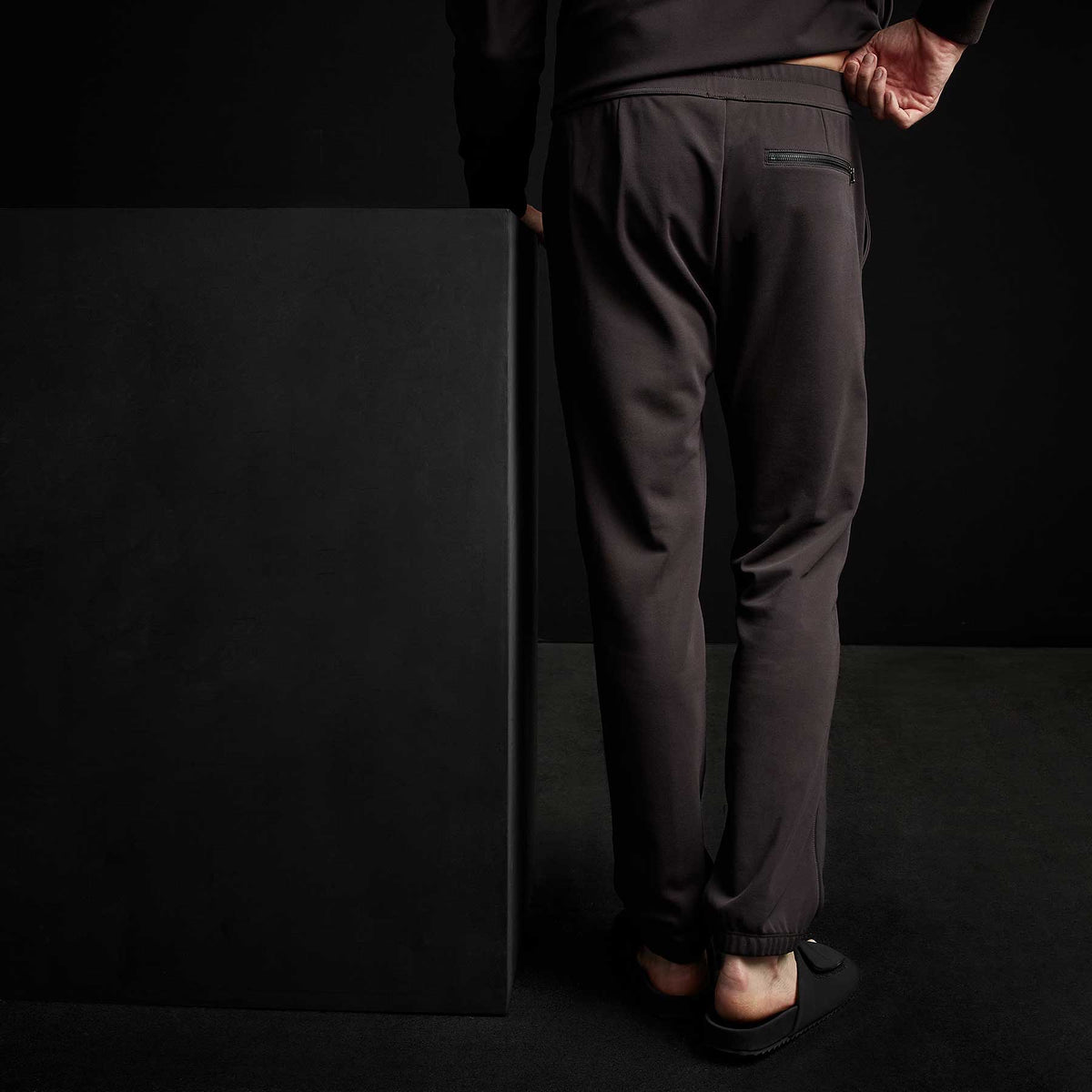 Piped Track Pant - Chocolate | James Perse Los Angeles