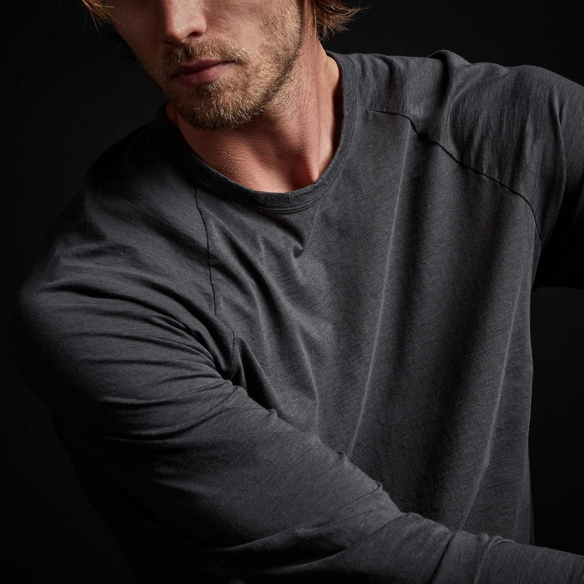 Recycled Lotus Jersey Raglan Crew in Magma | James Perse Los Angeles