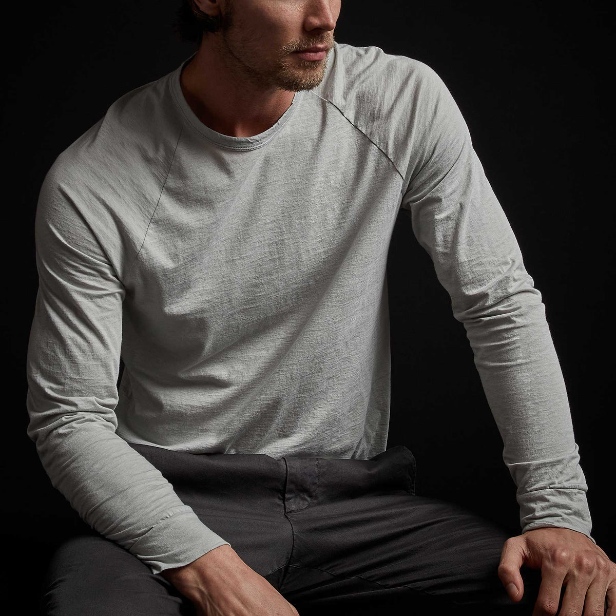 Recycled Lotus Jersey Raglan Crew in Skylight | James Perse Los Angeles