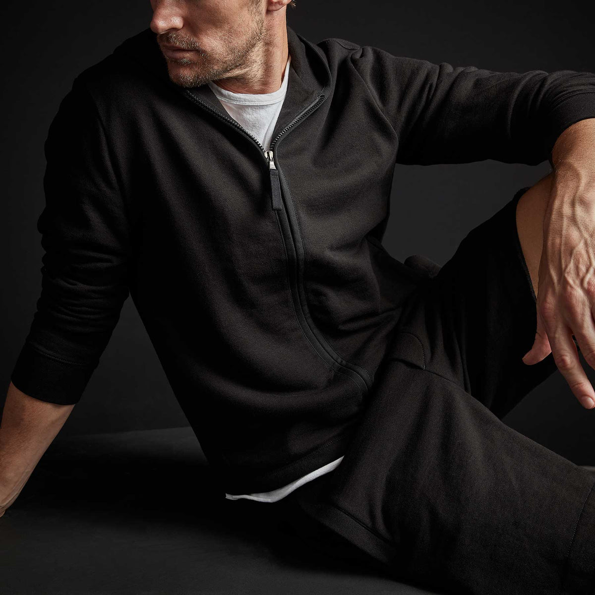 Vintage Fleece Full Zip Hoody in Black | James Perse Los Angeles