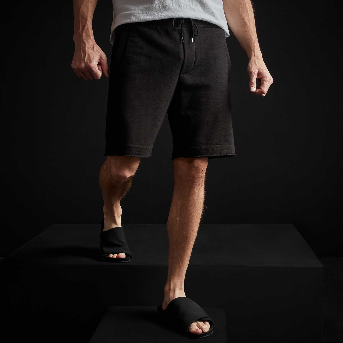 Vintage Cotton Fleece Short - Black | James Perse Los Angeles