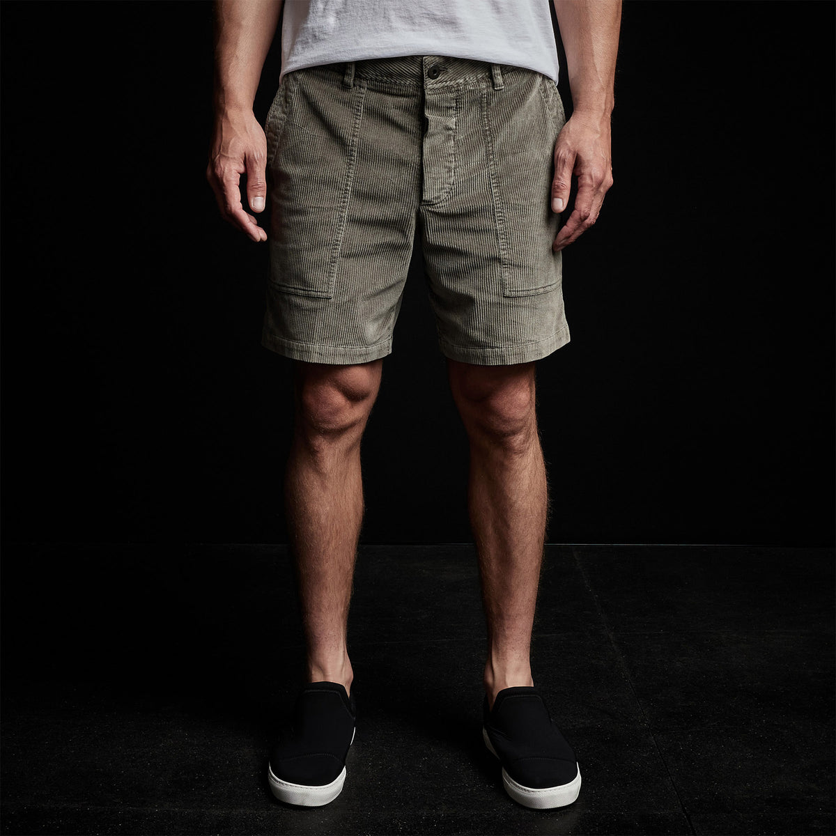Venice Beach Corduroy Short in River Rock Pigment | James Perse Los Angeles