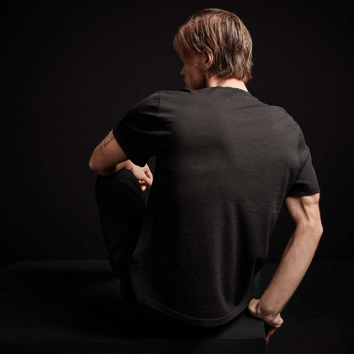 Linen Blend Short Sleeve Henley Sweater - Black | James Perse Los Angeles