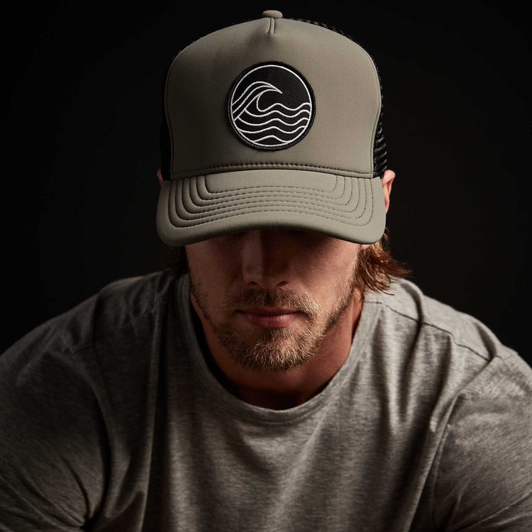 Wave Patch Scuba Trucker Hat In Army Green | James Perse Los Angeles