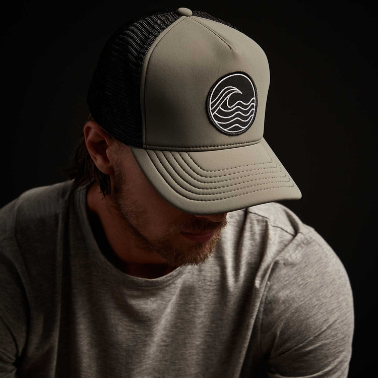 Wave Patch Scuba Trucker Hat In Army Green | James Perse Los Angeles