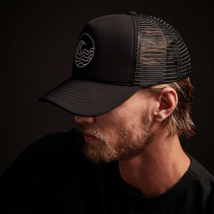 Wave Patch Scuba Trucker Hat - Black | James Perse Los Angeles