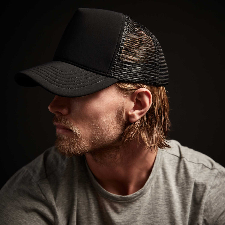 Scuba Trucker Hat In Black | James Perse Los Angeles