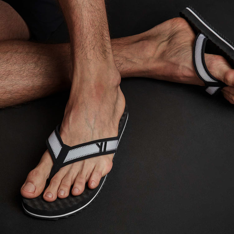 Men's Y/OSEMITE Sport Flip Flop - Black/White | James Perse Los Angeles