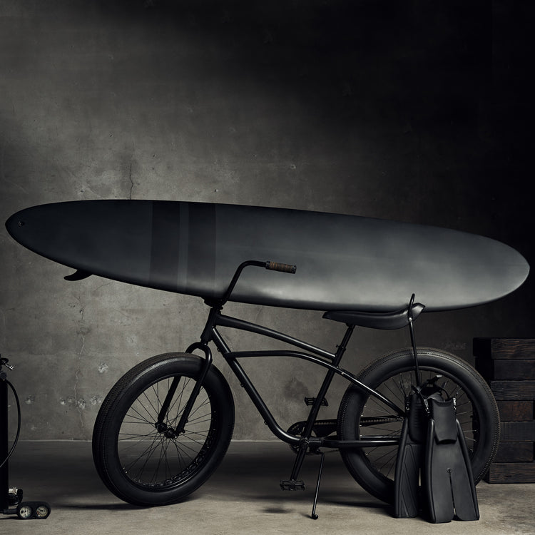 Classic Longboard  8' 6" In Matte Black & Black Stripe | James Perse Los Angeles