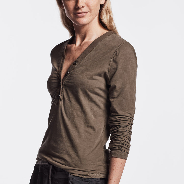 Featherweight Jersey Henley In Army Green | James Perse Los Angeles