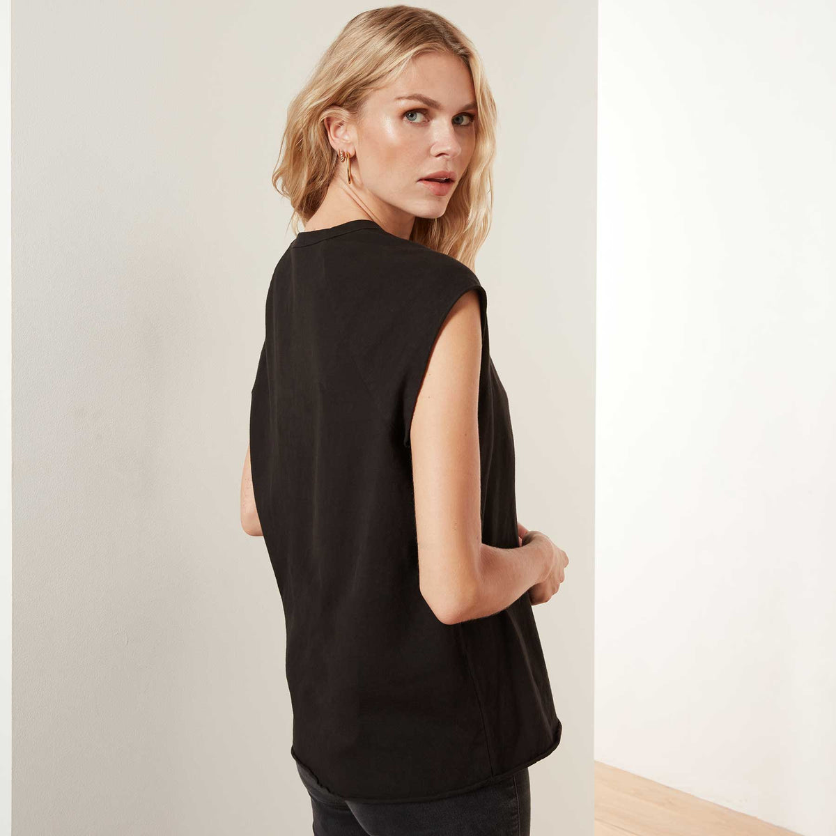 High Twist Jersey Shell Tank in Black | James Perse Los Angeles