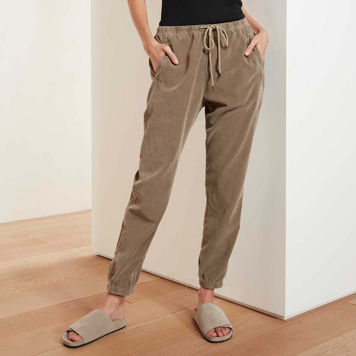 Fine Corduroy Pant - Fawn Pigment | James Perse Los Angeles
