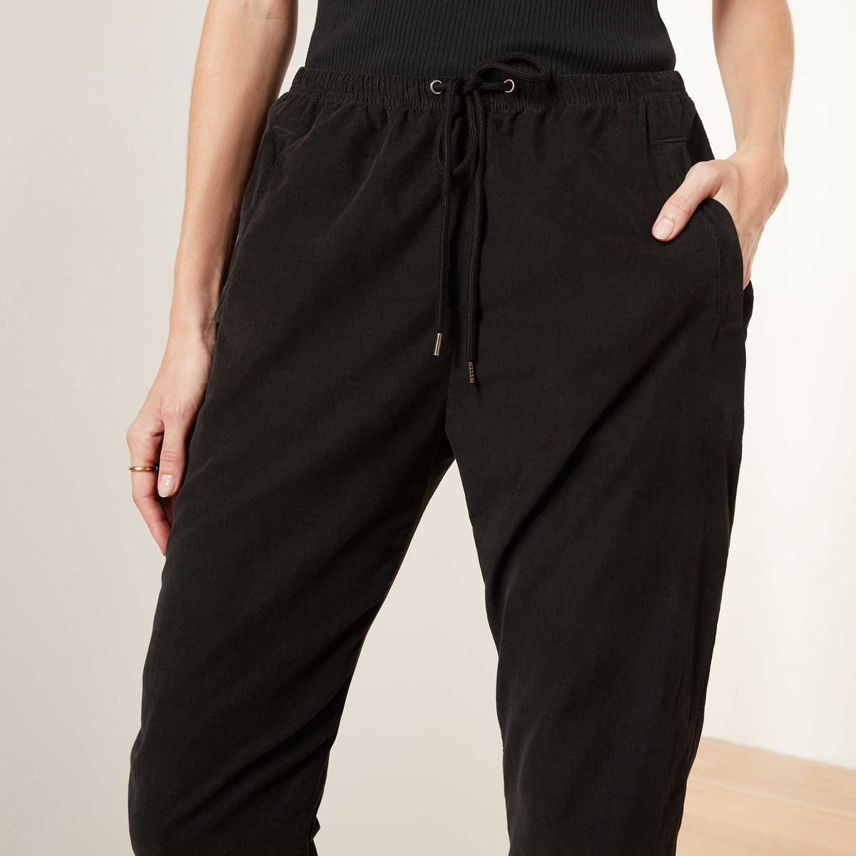 Fine Corduroy Pant - Black | James Perse Los Angeles