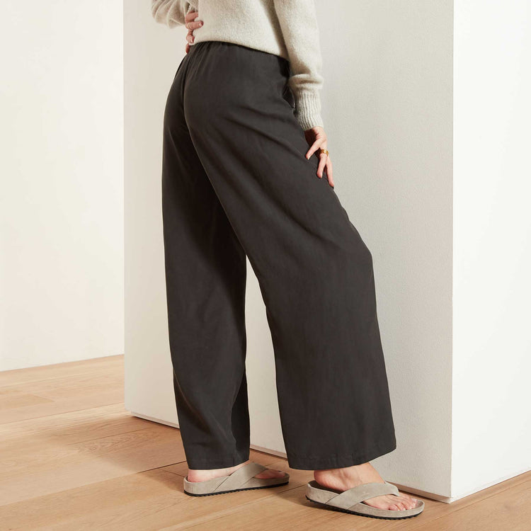 Micro Suede Pull On Pant - Carbon | James Perse Los Angeles