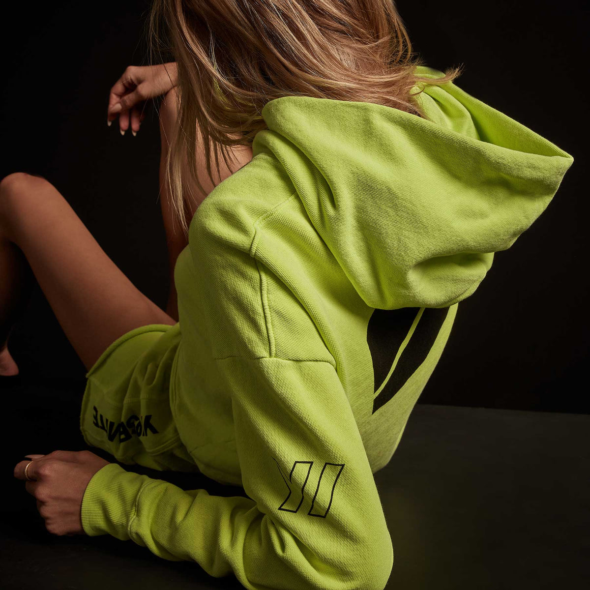 Y/OSEMITE Graphic Pullover Hoody - Bright Neon/Black | James Perse Los Angeles