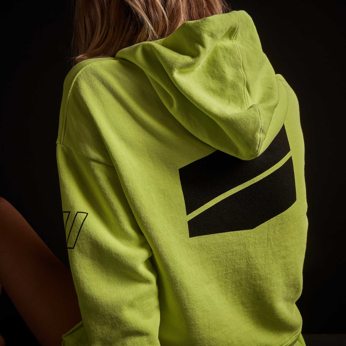 Y/OSEMITE Graphic Pullover Hoody - Bright Neon/Black | James Perse Los Angeles