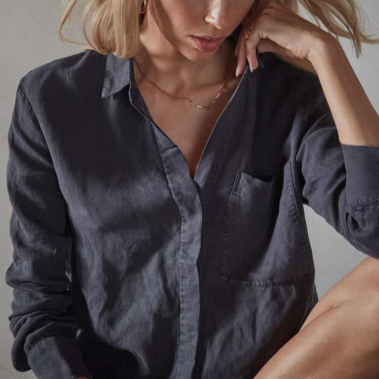 Single Pocket Clean Shirt in Titan Pigment | James Perse Los Angeles
